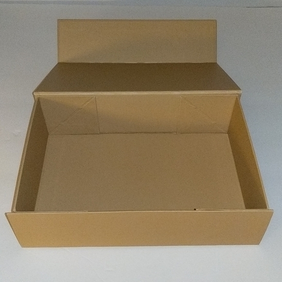 π Michael Kors π MK Magnetic Gift Box Storage Holiday AUTH π - Picture 3 of 7